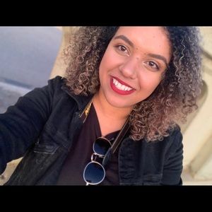 Meet your Posher, Esperanza